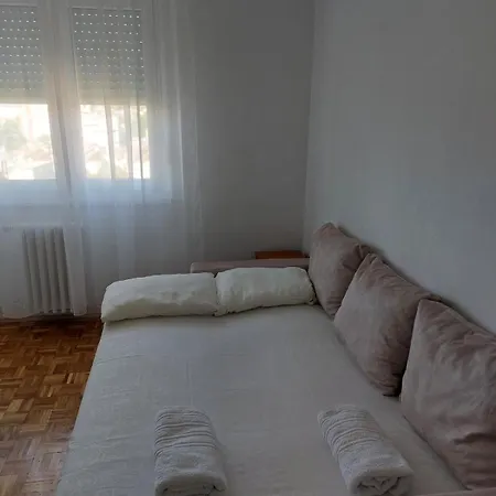 Toni Apartman *